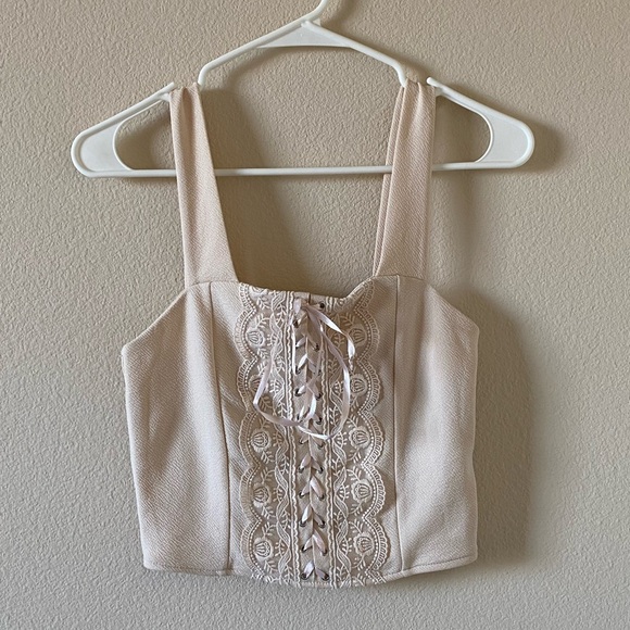 Beautiful Cream Detailed Top - Picture 1 of 3